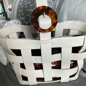 JustFab white basket weave tote w tortoise insert